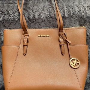 Michael Kors Jet Set Tote